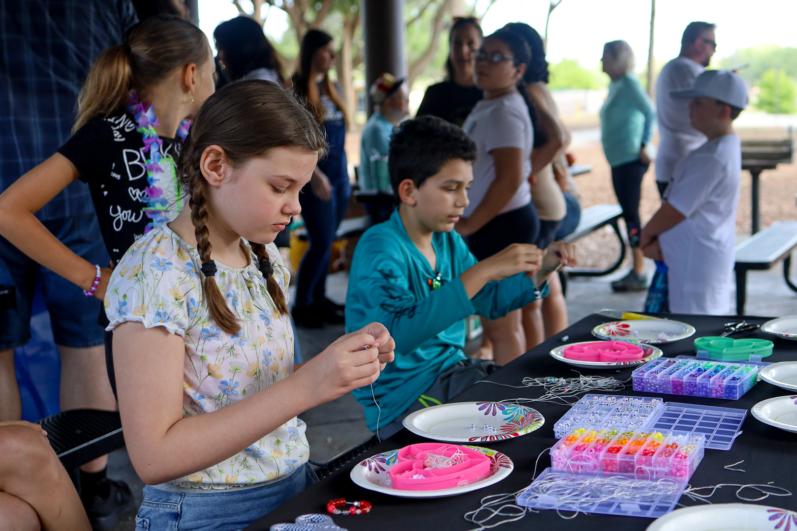 FLVS Full Time elementary students make friendship bracelets during a regional meetup FLVS Full Time elementary students make friendship bracelets during a regional meetup